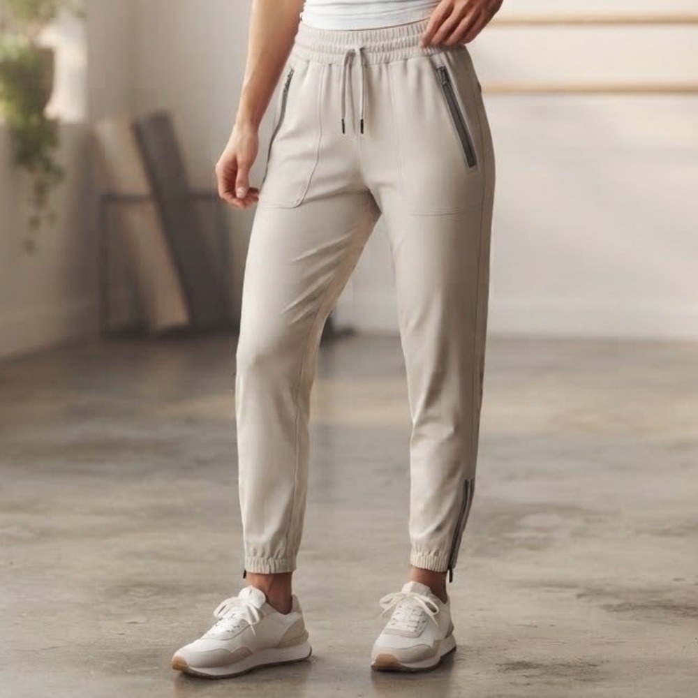 Athleta Pants Women's 2 Farallon Zip Pocket Joggers Ivory Minimalist Athleisure